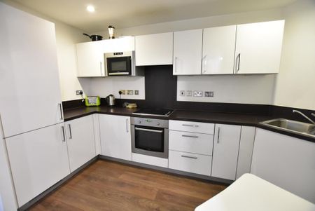 2 bedroom flat to rent - Photo 4