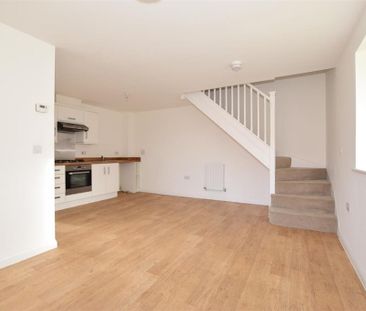 2 bedroom semi-detached house to rent - Photo 2