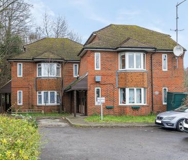 2 bedroom maisonette to rent - Photo 2