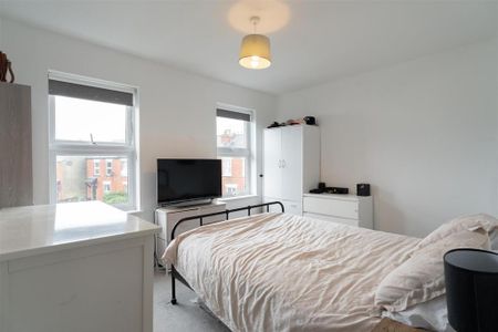 2 bedroom terraced house to rent - Photo 2