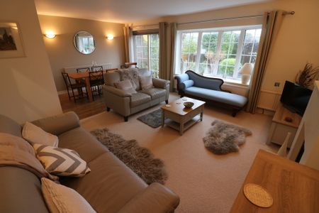 Mere Way, Swanland, East Yorkshire - Photo 4