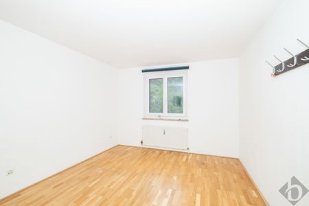 Aufwändig sanierte Vierzimmerwohnung mit Balkon und Parkplatz - Photo 3