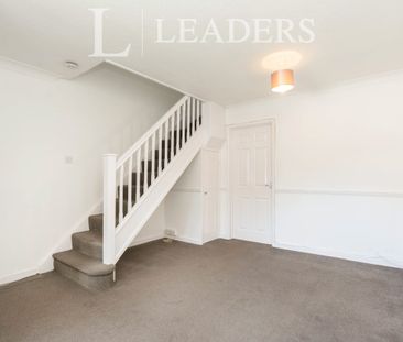 2 bedroom house to rent Woodstock Close, Hedge End, Southampton, SO30 - Photo 1