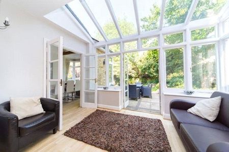 5 bedroom detached house to rent - Photo 2