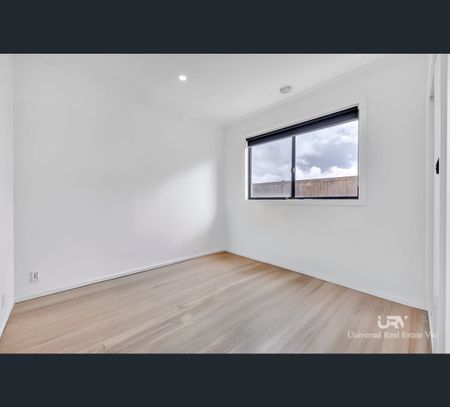 45 Rochford Drive, Donnybrook, Vic 3064 - Photo 3