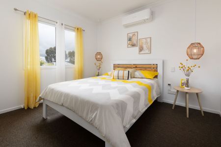 FAMILY HOME AWAITS - PRIME LOCATION & MODERN COMFORT - Photo 3