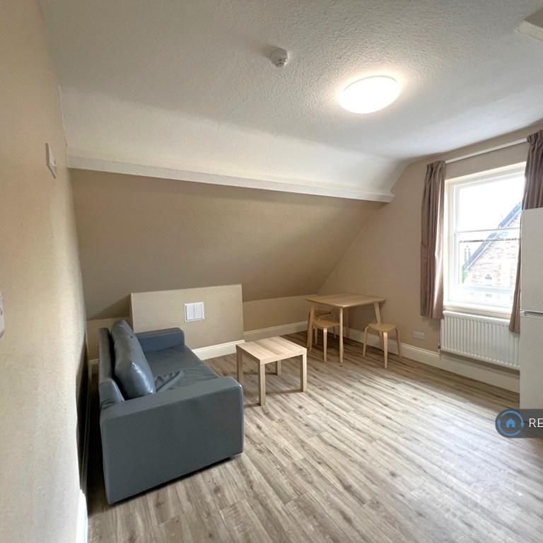 3 bedroom flat to rent - Photo 1