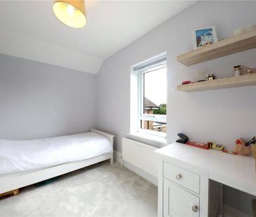 4 bedroom semi-detached house to rent - Photo 3