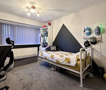 4 bedroom semi-detached house to rent - Photo 6