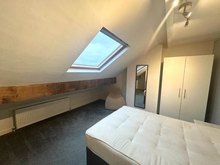 Rosemont Walk (room 4), Bramley, Leeds - Photo 5