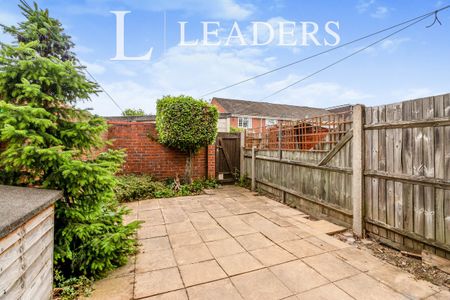 2 bedroom end of terrace to rent Delaporte Close - Photo 5