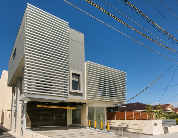 One Bedroom with oversized outdoor area - Photo 1