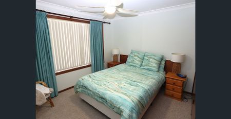 FURNISHED 3 BEDROOM HOUSE - Photo 4