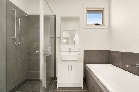 1/5 Logan Street, Glenroy VIC 3046 - Townhouse For Rent | Domain - Photo 3