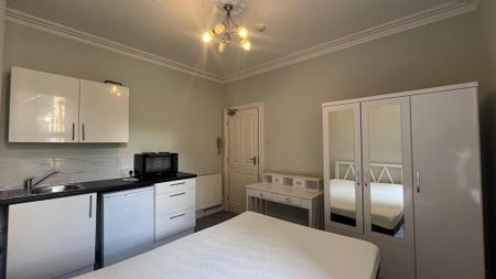 1 bedroom house of multiple occupation to rent - Photo 3