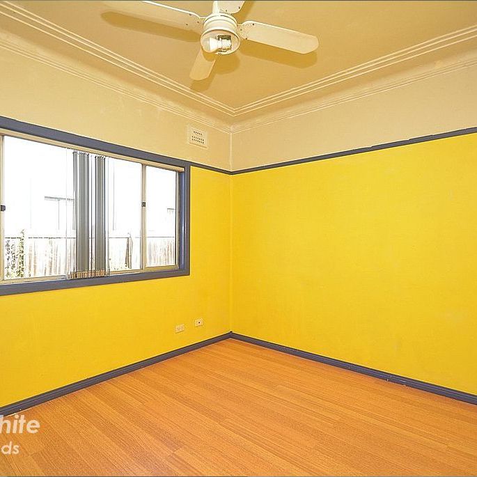 Three bedroom home, in a prime location! - Photo 1