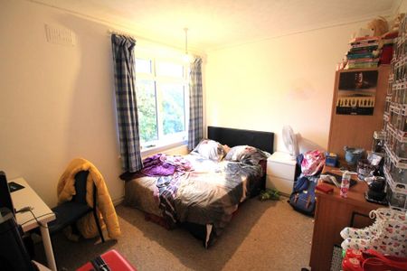 5 bedroom semi-detached house to rent - Photo 3