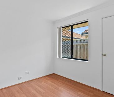 Freshly Painted Villa in Perfect Location - Photo 1