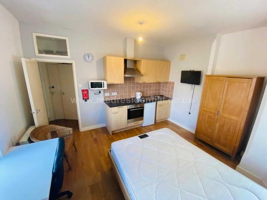 Studio to rent - Photo 1