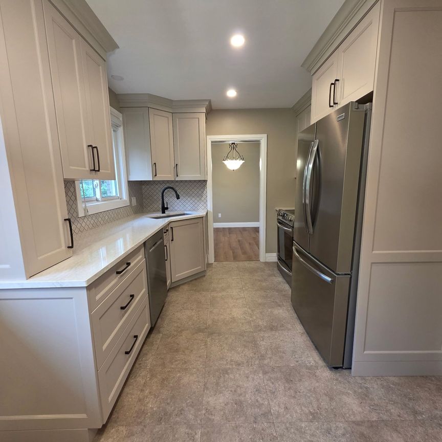 For Lease - 4 Mississauga Road, St. Catharines, Ontario - Photo 1