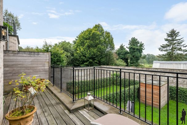 Prachtig appartement op de eerste verdieping met groot terras in het centrum van 's Gravenwezel. - Photo 1