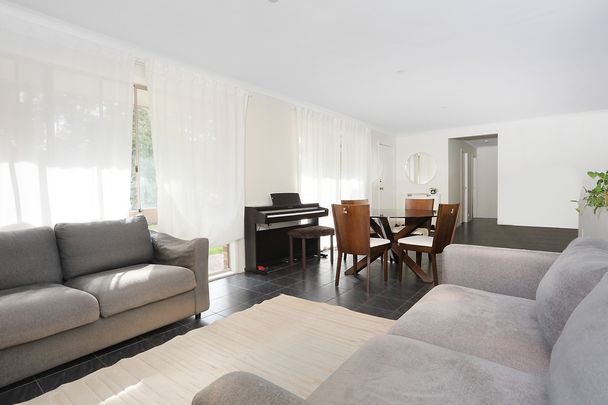 4 Sandalwood Terrace, Nerang QLD 4211 - House For Rent | Domain - Photo 1