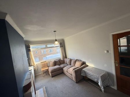 2 Bed Maisonette, Low Hall Lane, E17 - Photo 2