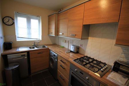 3 bedroom terraced house to rent - Photo 3