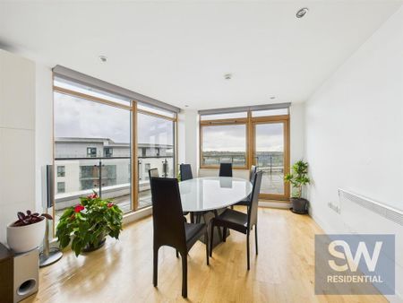 2 bedroom penthouse to rent - Photo 2