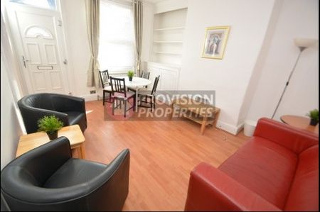 3 Bedroom Rentals in Leeds - Photo 2