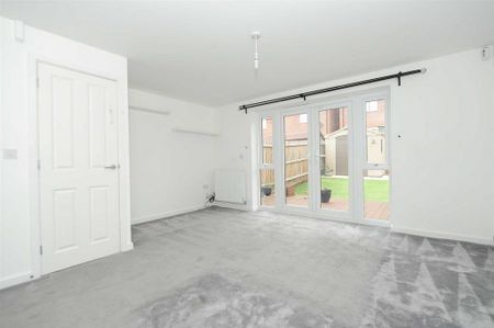 5 bedroom end of terrace house to rent - Photo 2