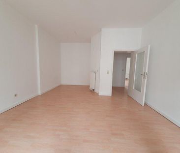 2 Zimmer mit Balkon, EBK, zentral gelegen! - Photo 1