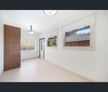 2/194 Spit Road, Mosman, NSW 2088 - Photo 4