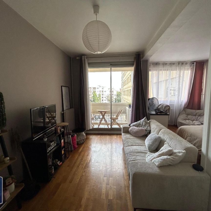 Location Appartement 1 pièce 41m² LYON 8ème - Photo 1