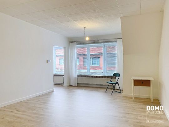 VOLLEDIG GERENOVEERD APPARTEMENT MET GARAGE TE HASSELT - Photo 1