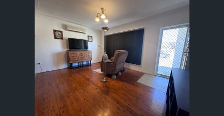 2 Bedroom Home in Beresfield ✨ - Photo 2