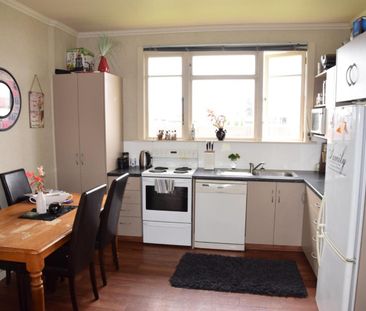 Windsor 3 Bedroom Family Home - Photo 1