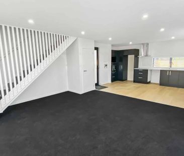 Executive Townhouse - Photo 3