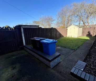 Scalby Grove, HULL - Photo 3