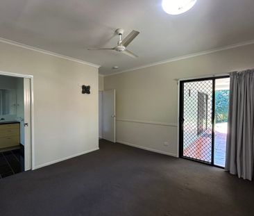 PEACE AND TRANQUILITY IN A QUIET CUL DE SAC FOR RENT! - Photo 1