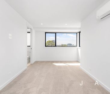 Modern Three-Level Town Residence with City Views - Photo 3