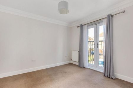 4 bedroom detached house to rent - Photo 4