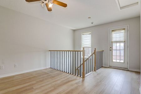 For Lease - 20 Azzarello Lane, Toronto, Ontario - Photo 5