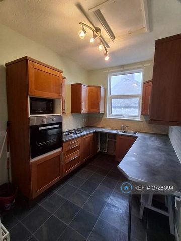 2 bedroom maisonette to rent - Photo 4