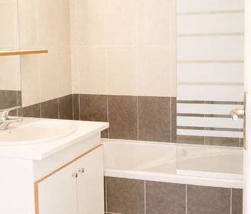 Location Appartement 3 pièces 58m² CAUDEBEC LES ELBEUF 76320 - Photo 5