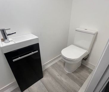 1 Bed Flat, Meanwood Road, LS6 - Photo 6