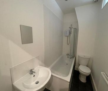 3 bedroom terraced house to rent - Photo 6