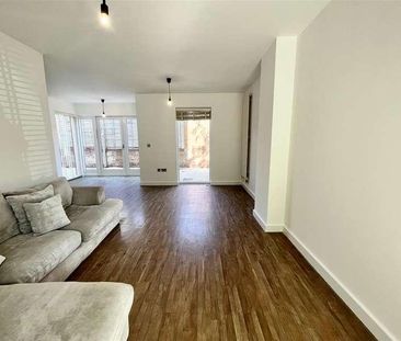 The Chase, Newhall, CM17 - Photo 3