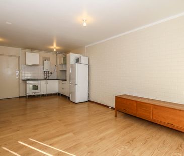 Light-Filled 1‑Bedroom Unit – Walk to Herdsman Lake - Photo 1