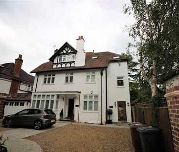 The Avenue, Bushey, WD23 - Photo 2